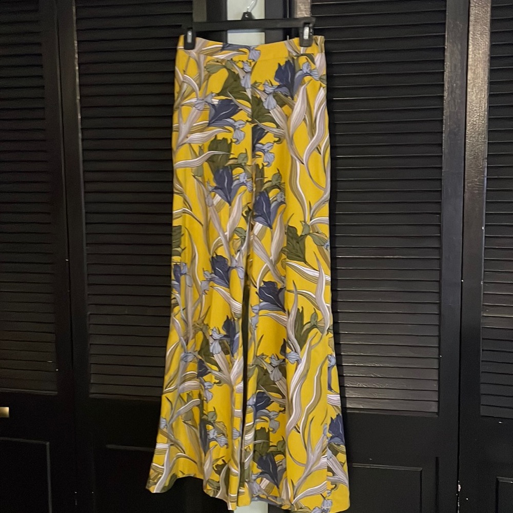 Forever 21 size small yellow floral bell bottom dress pants